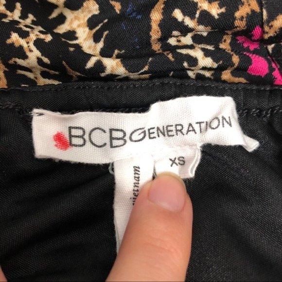 BCBGENERATION Tribal Surplice Halter Dress Size XS - Picture 7 of 8